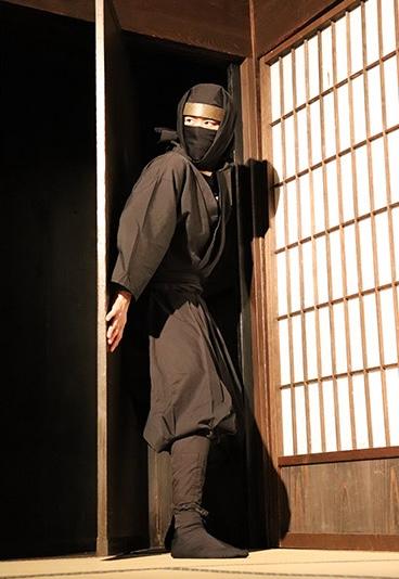 Ninja en tenue traditionnelle - Shinobi Shozoku 